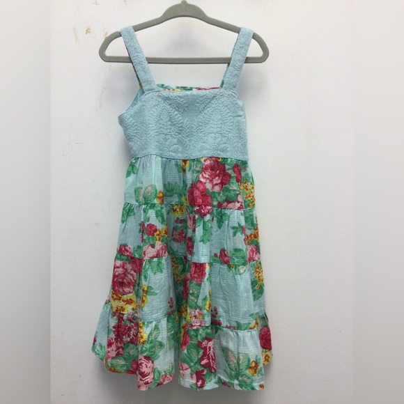 April Cornell - Picture 1 of 4